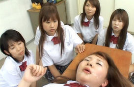 Japanese schoolgirl gets a cum facial