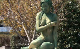 Crazy Japanese bronze statue moves