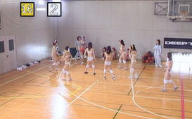 Japanese amateurs play half naked basketball