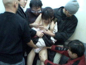 Japanese teen is getting some elevator sex